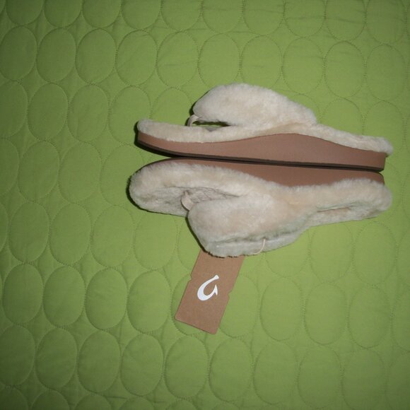 NWT OluKai Kipea Heu Flip Flop, Fluffy Shearling Foam Bed Thong Slippers/Sandals - Picture 5 of 12
